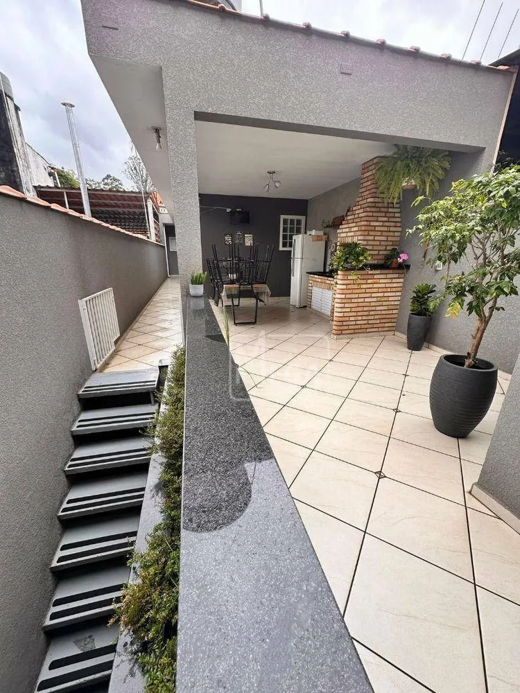 Casa, 3 quartos, 200 m² - Foto 1