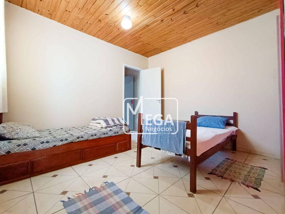 Casa, 3 quartos, 258 m² - Foto 1