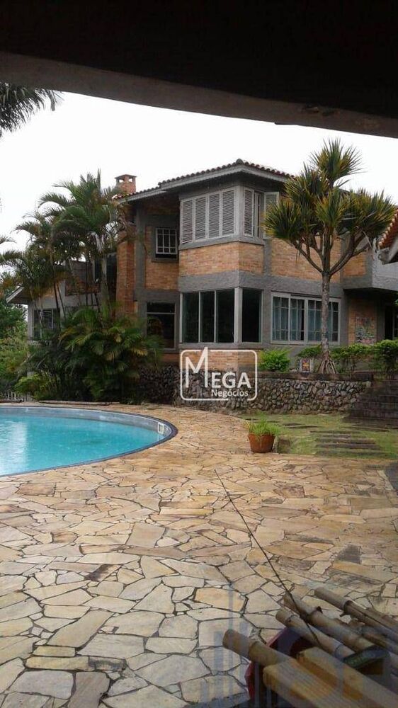 Casa de Condomínio à venda com 4 quartos, 750m² - Foto 2