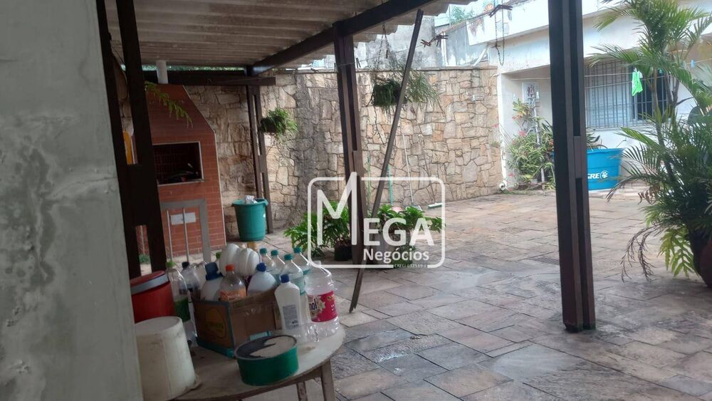 Casa, 3 quartos, 240 m² - Foto 2