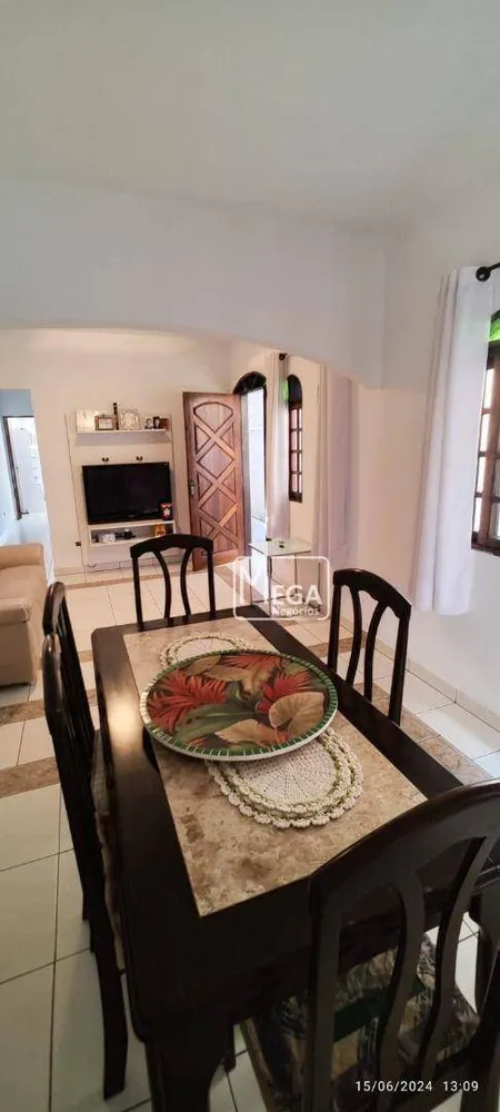 Casa, 3 quartos, 260 m² - Foto 1