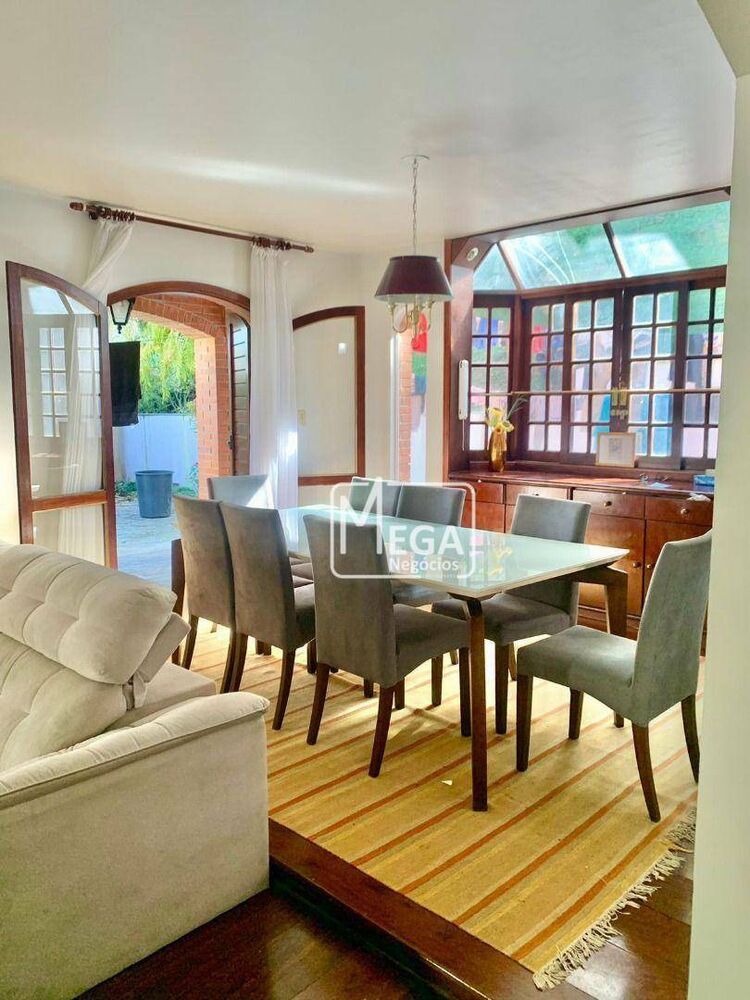 Casa de Condomínio à venda com 4 quartos, 400m² - Foto 1