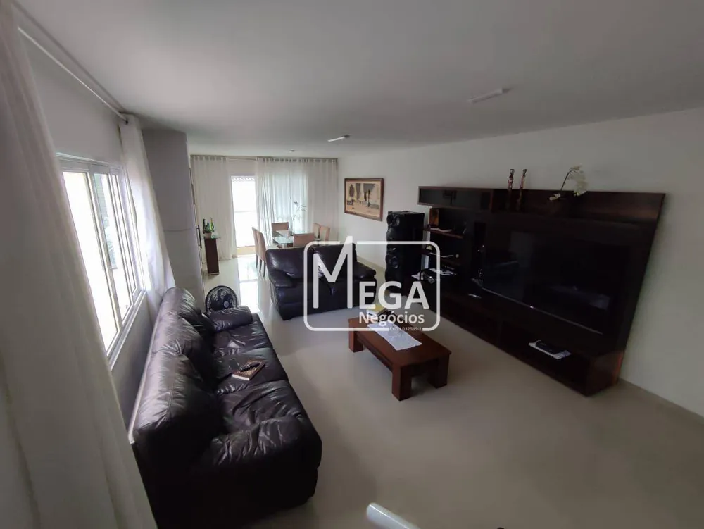 Casa, 3 quartos, 234 m² - Foto 1