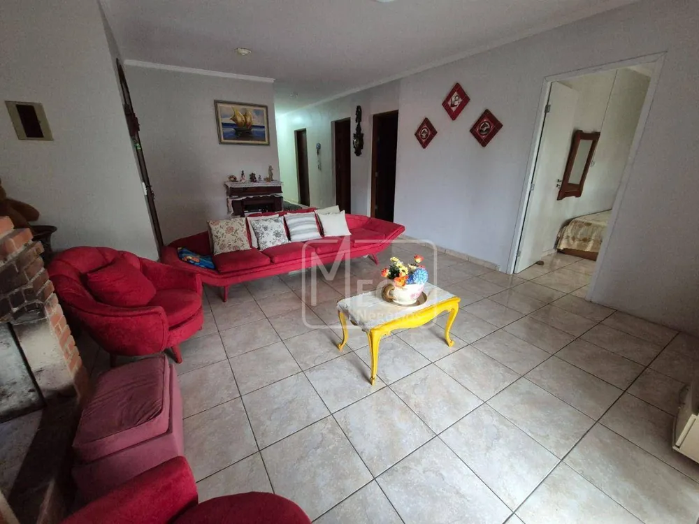 Casa, 4 quartos, 270 m² - Foto 1