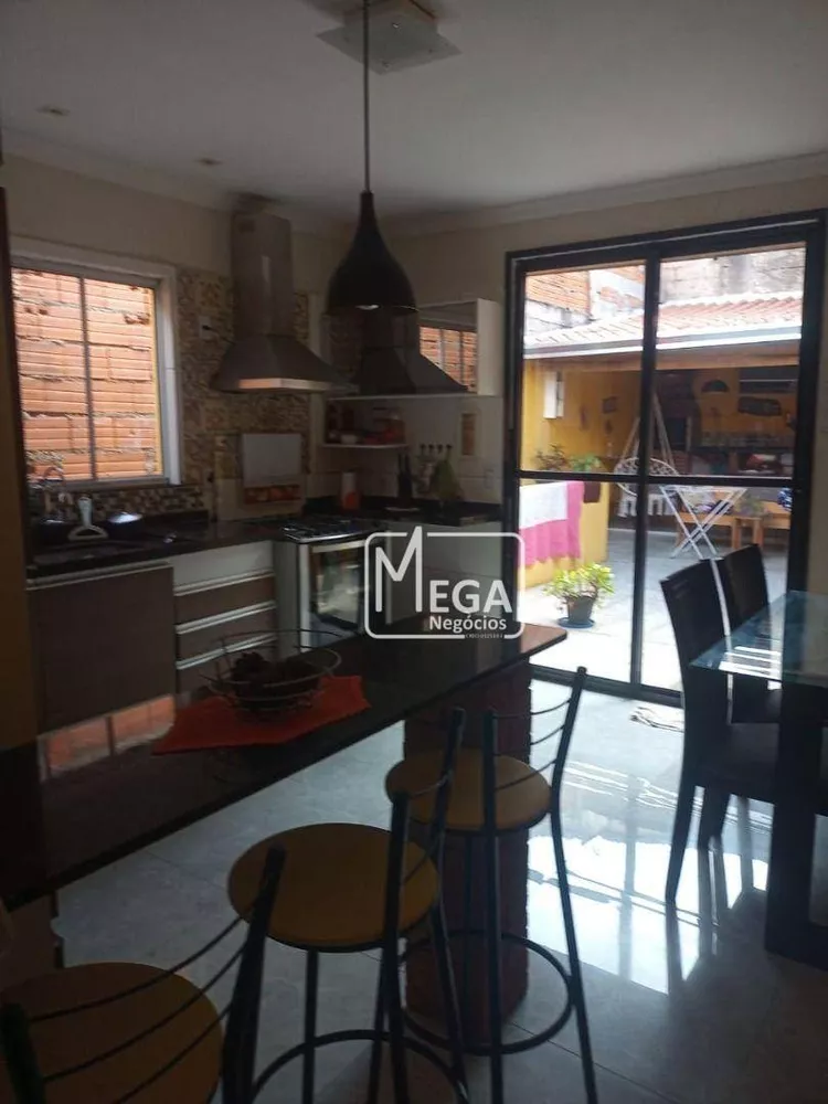 Sobrado, 2 quartos, 200 m² - Foto 1