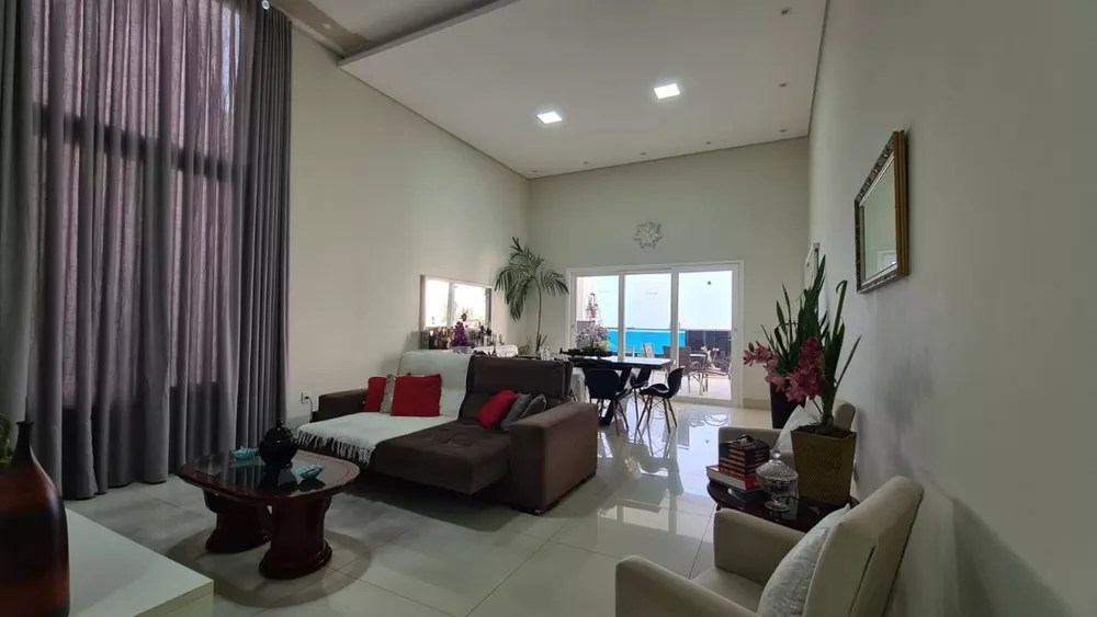 Casa de Condomínio à venda com 3 quartos, 208m² - Foto 1