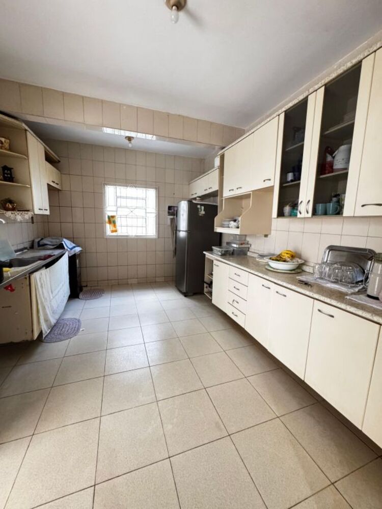 Casa à venda com 3 quartos, 180m² - Foto 3