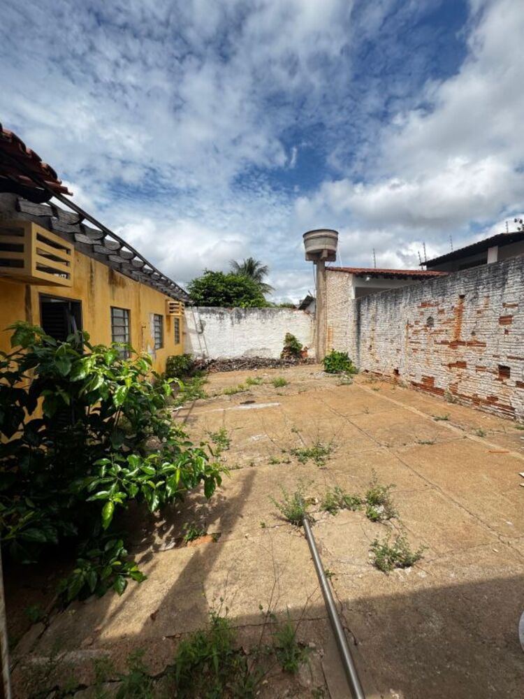 Casa à venda com 3 quartos, 233m² - Foto 4