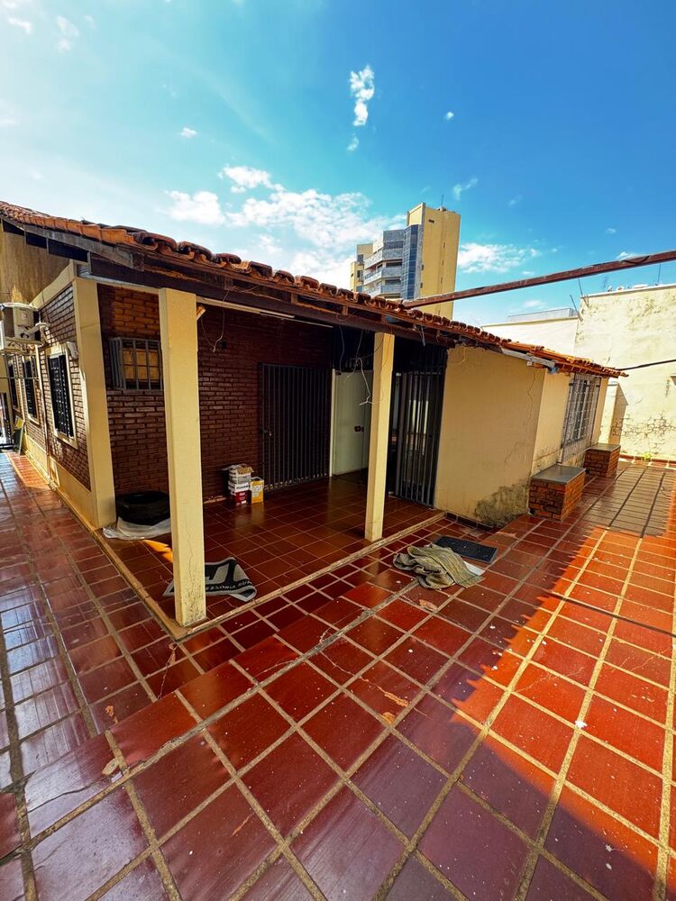 Casa à venda com 7 quartos, 260m² - Foto 4