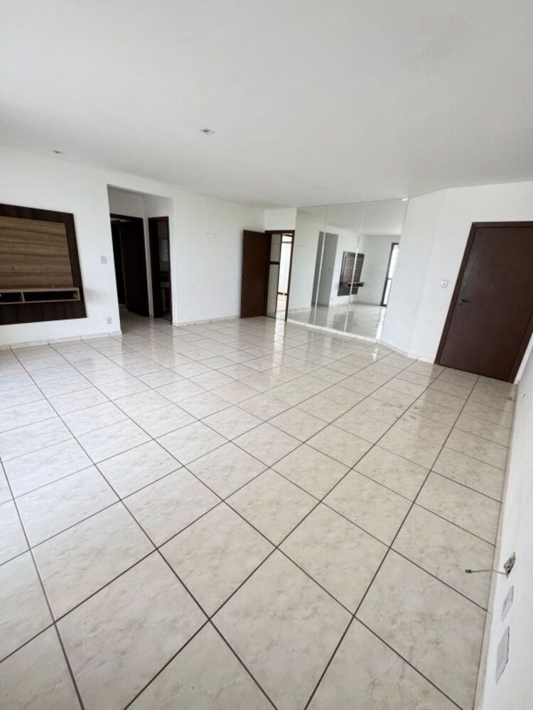 Apartamento à venda com 3 quartos, 145m² - Foto 8