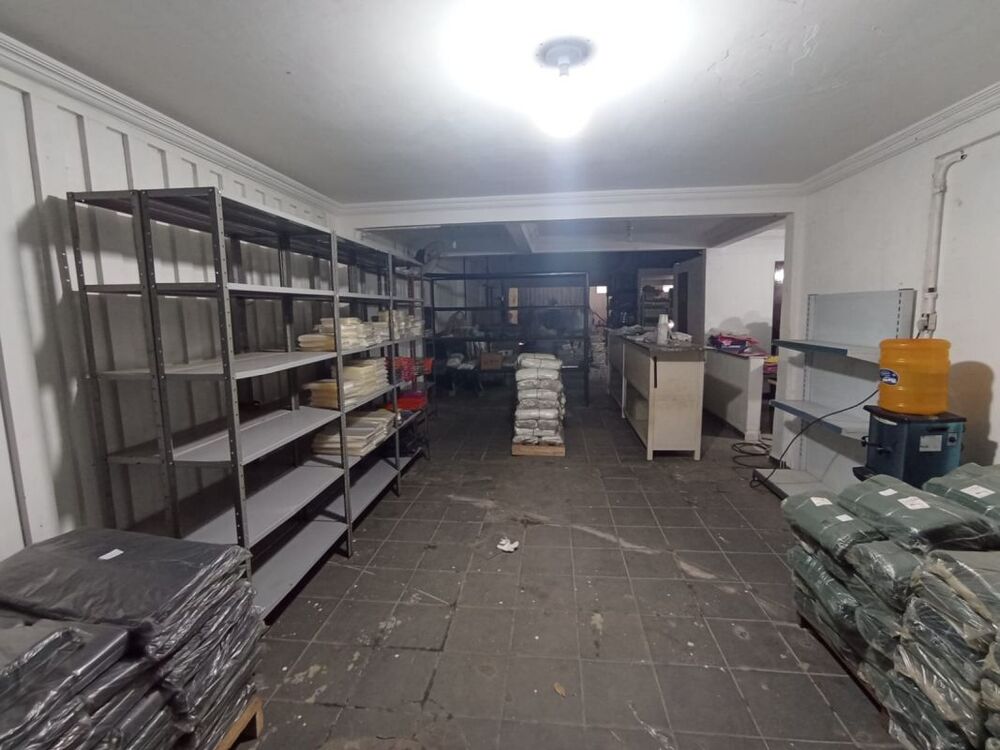 Depósito-Galpão, 200 m² - Foto 2