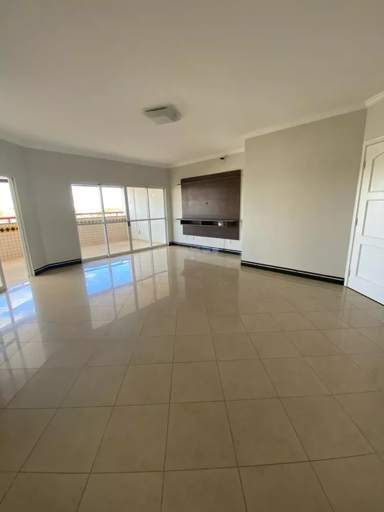 Apartamento à venda com 4 quartos, 170m² - Foto 2