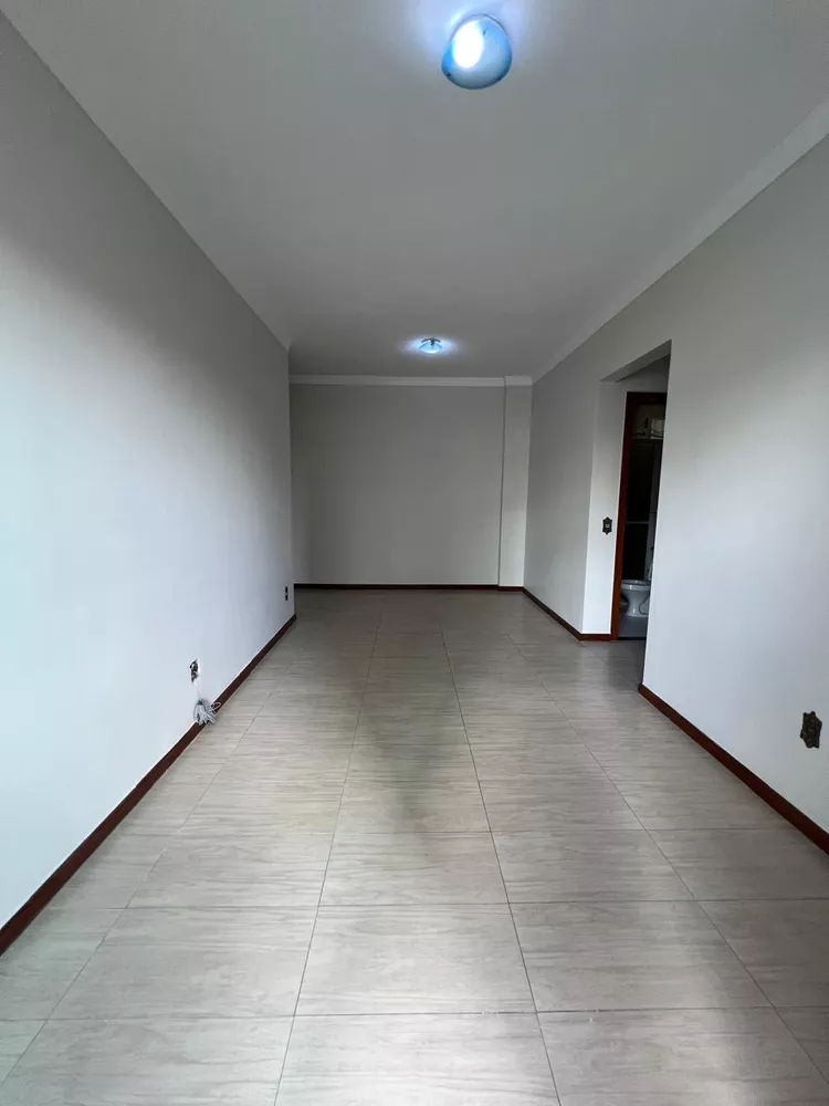 Apartamento para alugar com 2 quartos, 65m² - Foto 6