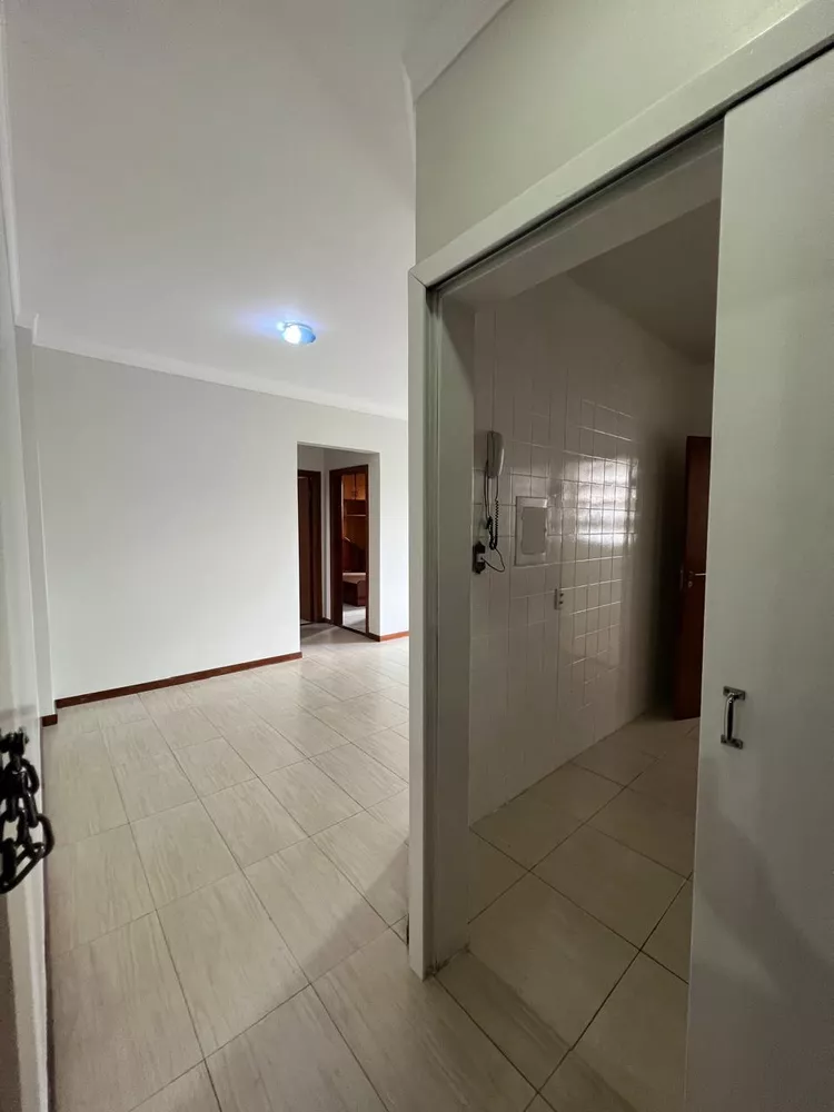 Apartamento para alugar com 2 quartos, 65m² - Foto 2