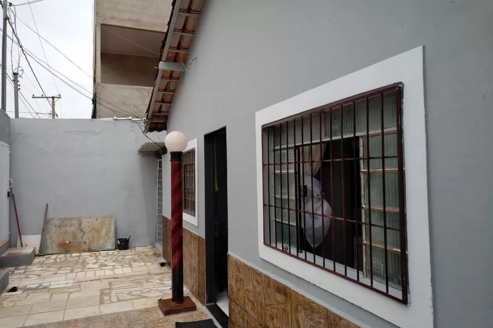 Casa à venda com 3 quartos, 194m² - Foto 4