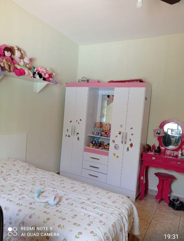 Casa à venda com 3 quartos, 100m² - Foto 4