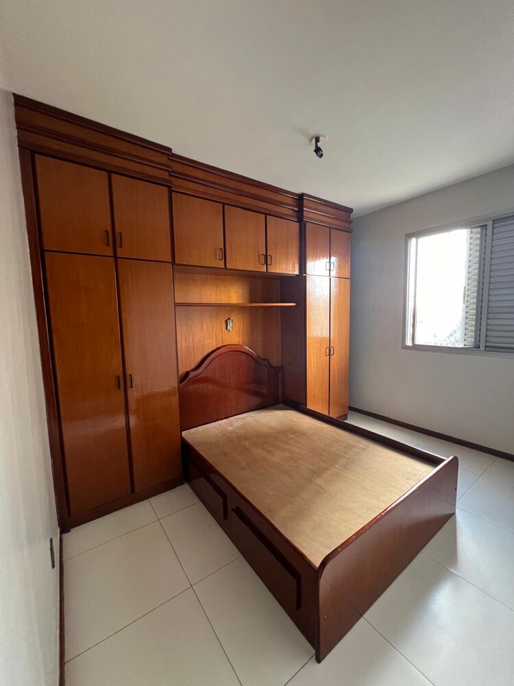 Apartamento para alugar com 2 quartos, 65m² - Foto 12