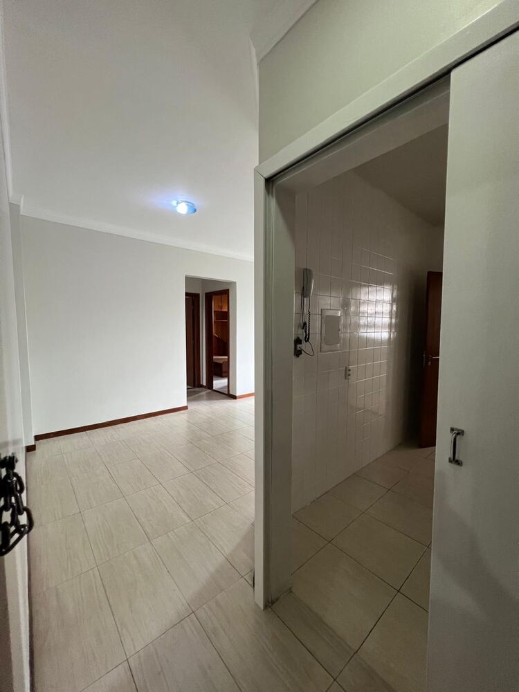 Apartamento para alugar com 2 quartos, 65m² - Foto 2