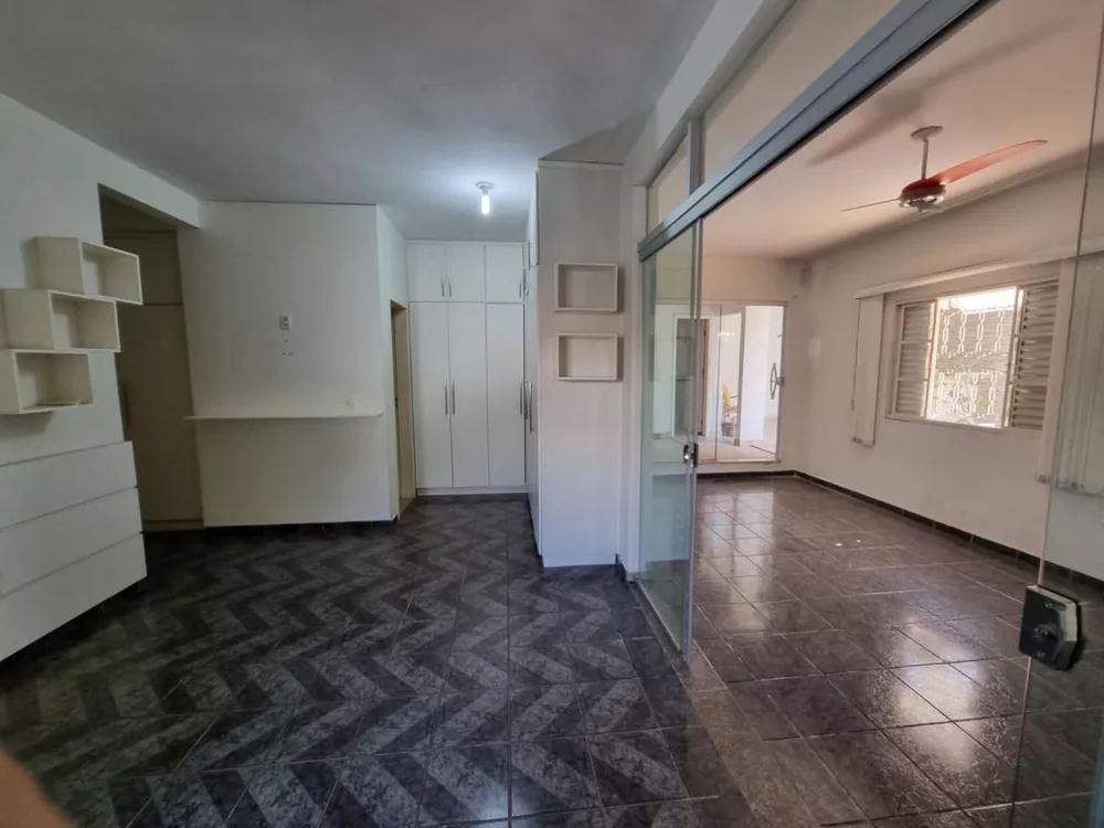 Casa à venda com 4 quartos, 320m² - Foto 3