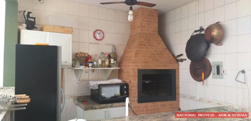 Casa à venda com 4 quartos, 450m² - Foto 4
