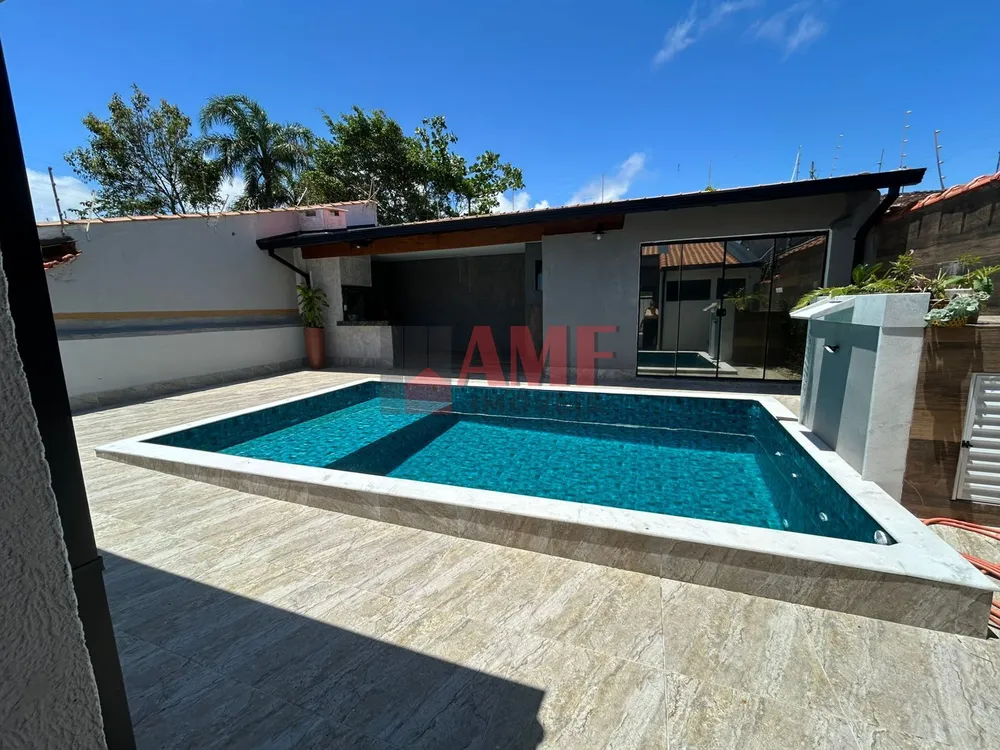 Casa, 4 quartos, 143 m² - Foto 1