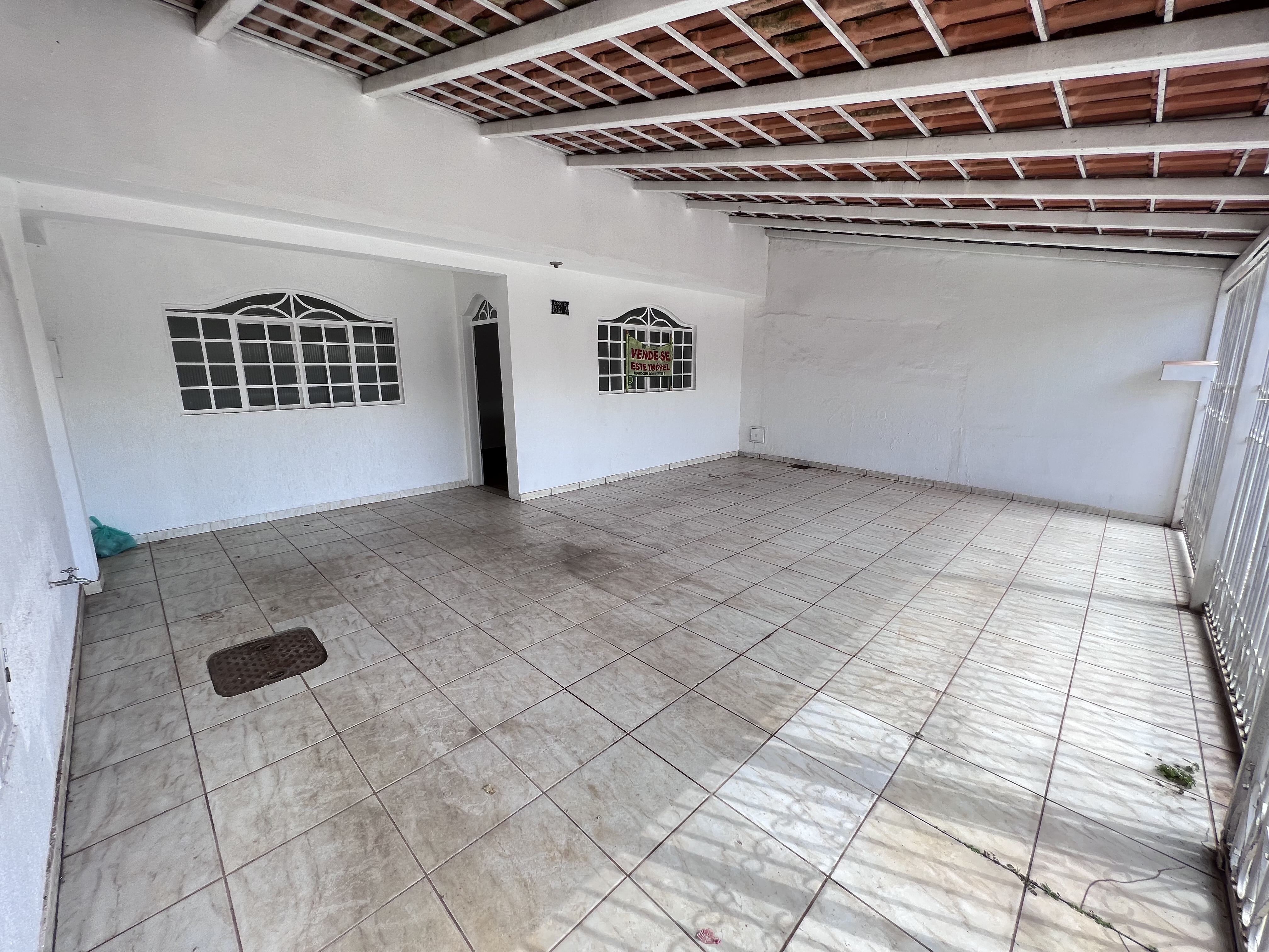 Casa à venda com 3 quartos, 150m² - Foto 1