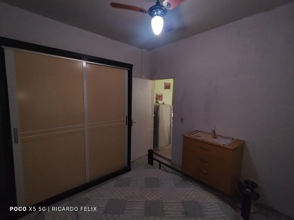 Casa para alugar com 2 quartos, 250m² - Foto 2