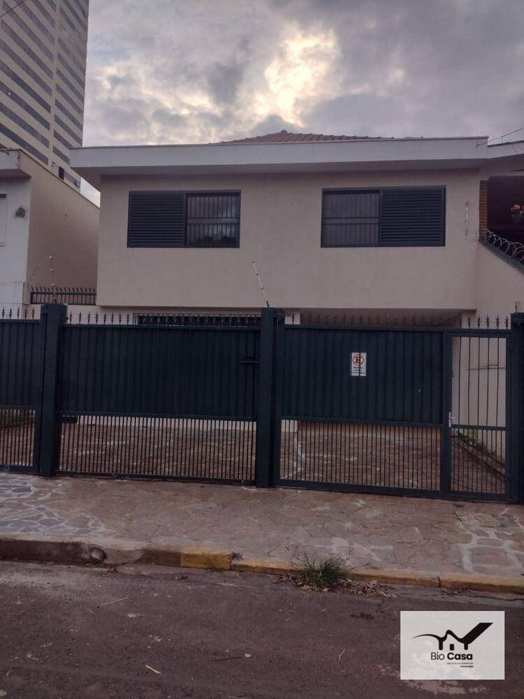 Casa, 4 quartos, 231 m² - Foto 1