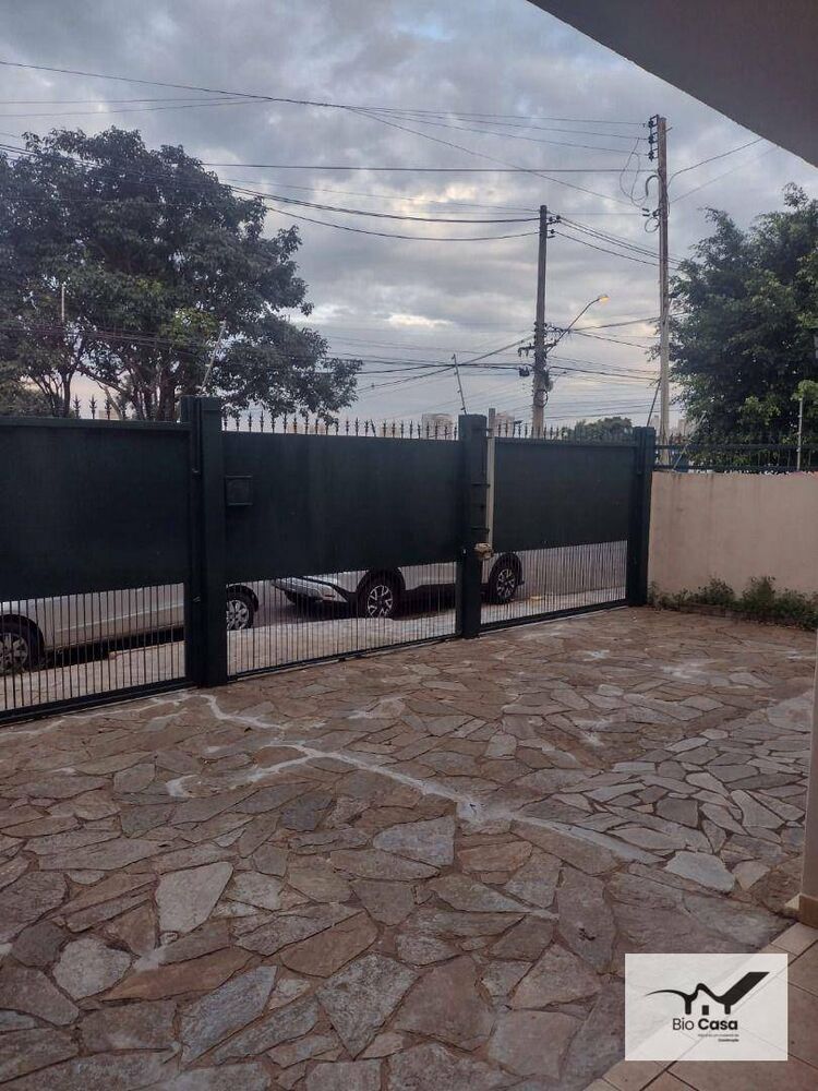 Casa, 4 quartos, 231 m² - Foto 2