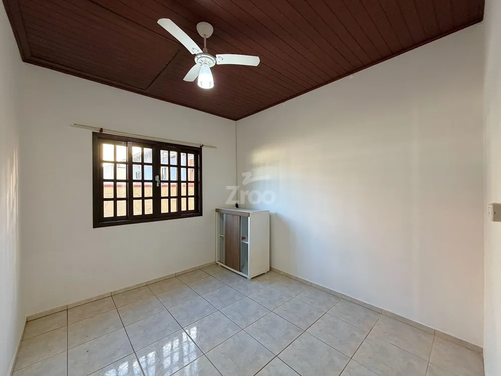 Casa, 3 quartos, 220 m² - Foto 3