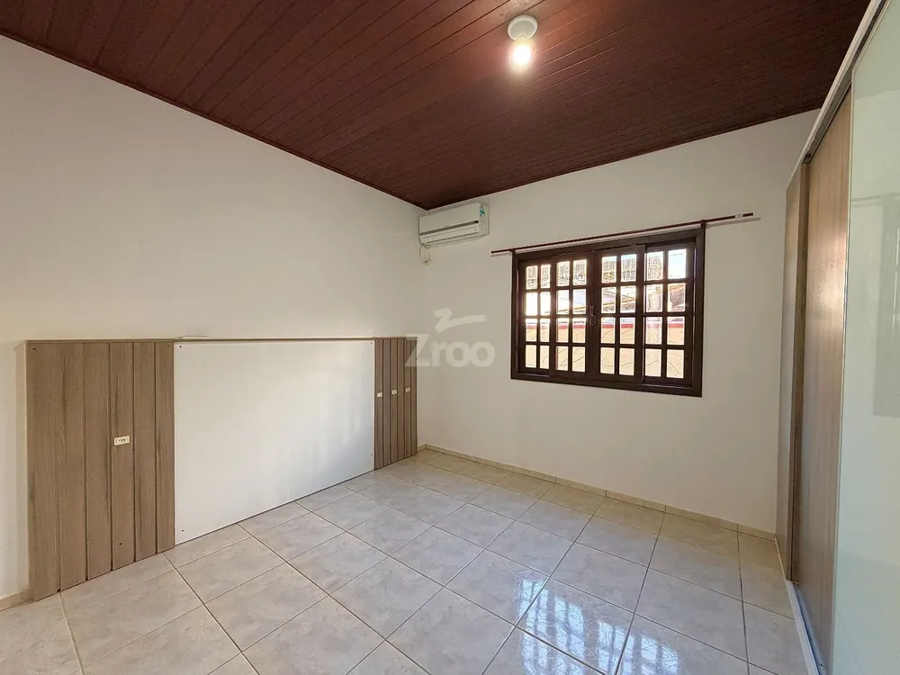 Casa, 3 quartos, 220 m² - Foto 1