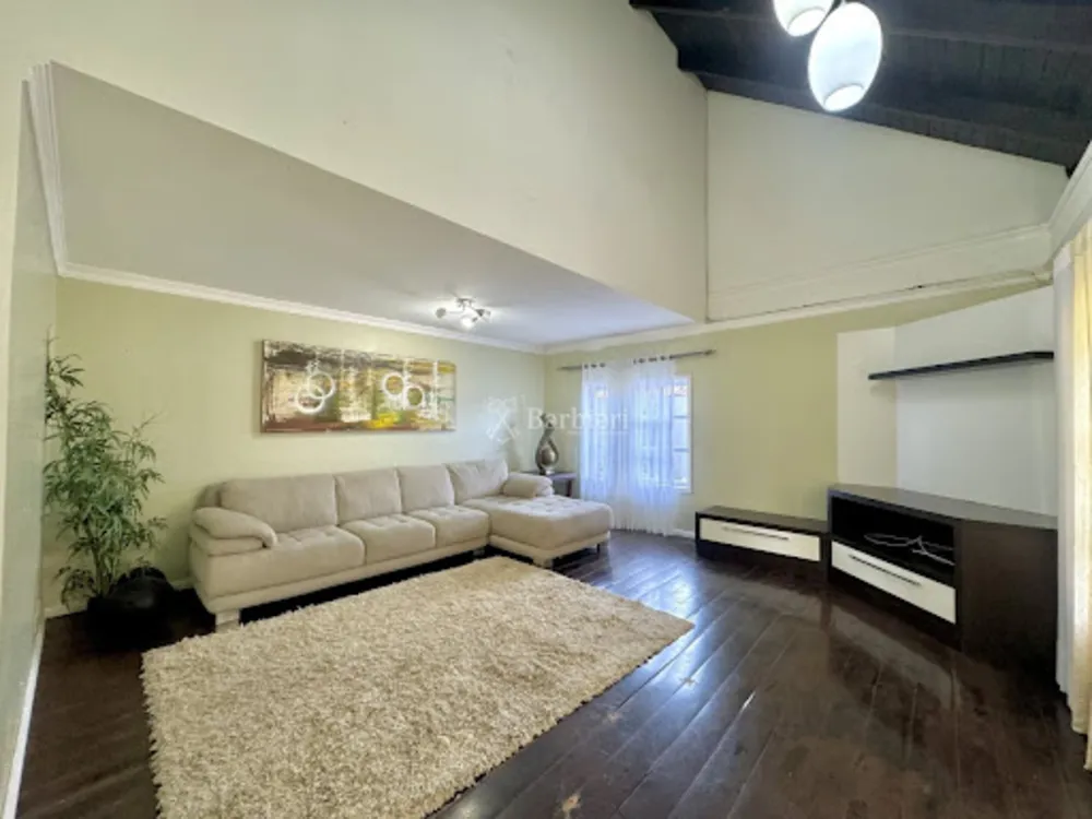Casa, 3 quartos, 250 m² - Foto 1