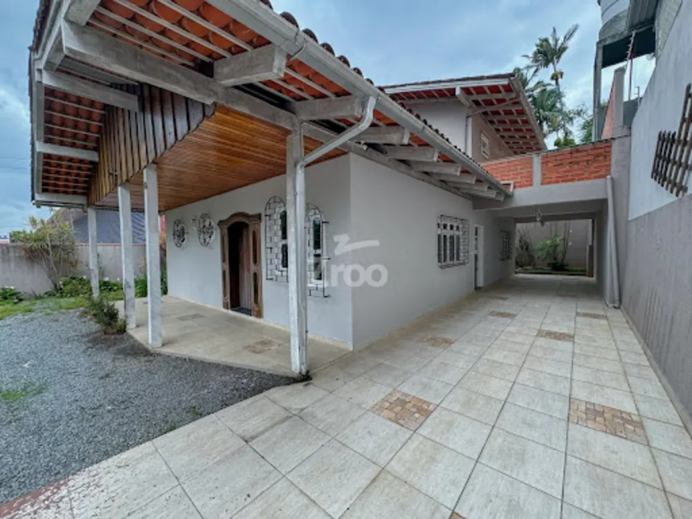 Casa, 3 quartos, 230 m² - Foto 1