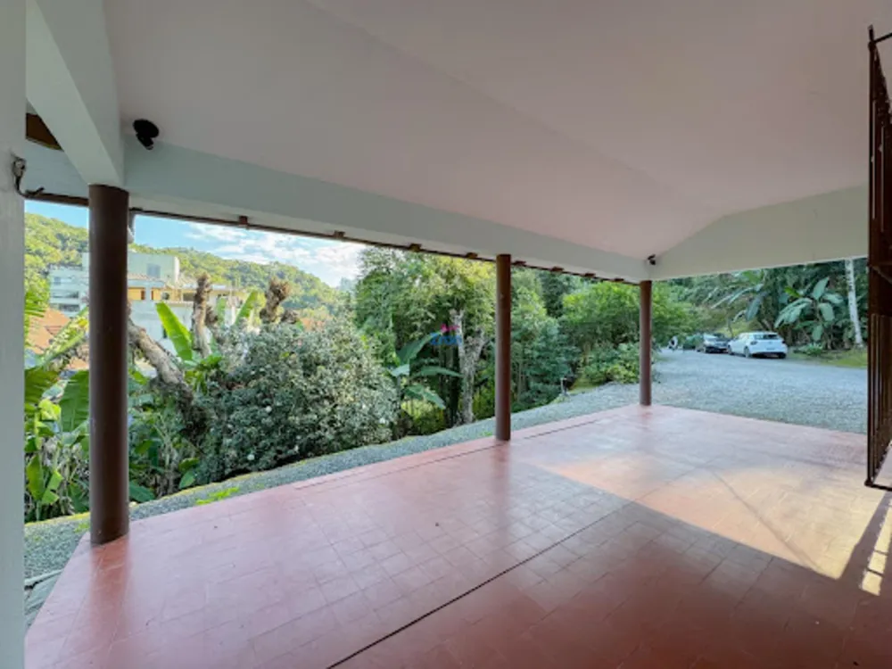Casa, 7 quartos, 240 m² - Foto 1
