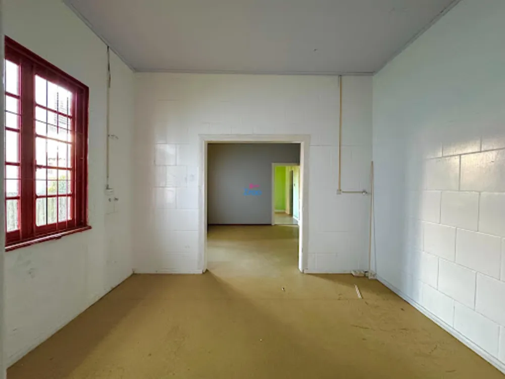 Casa, 1 quarto, 213 m² - Foto 2