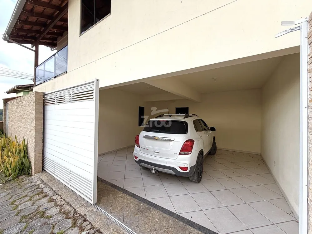 Casa, 5 quartos, 206 m² - Foto 1