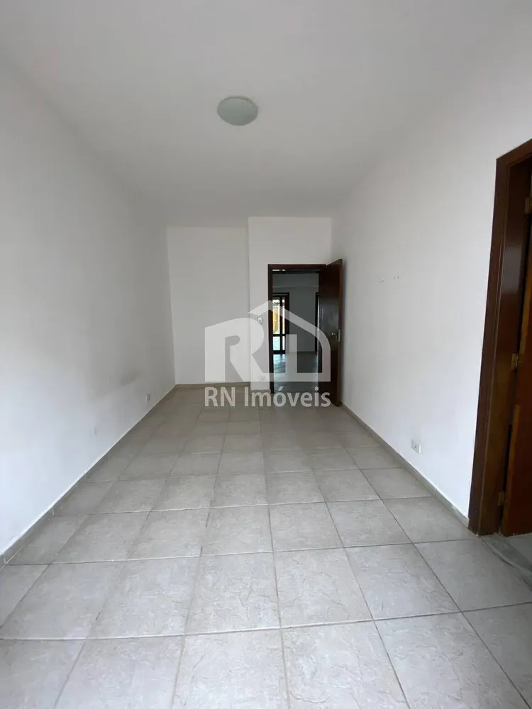 Casa, 4 quartos, 240 m² - Foto 2