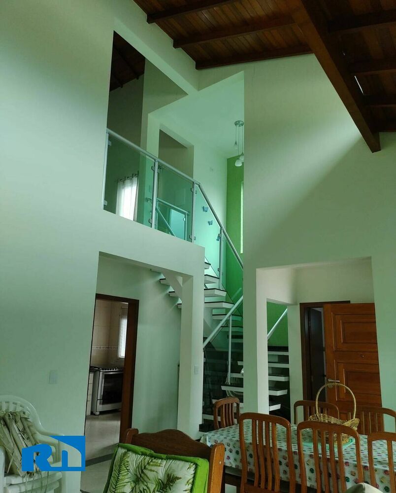 Casa à venda com 3 quartos, 257m² - Foto 4