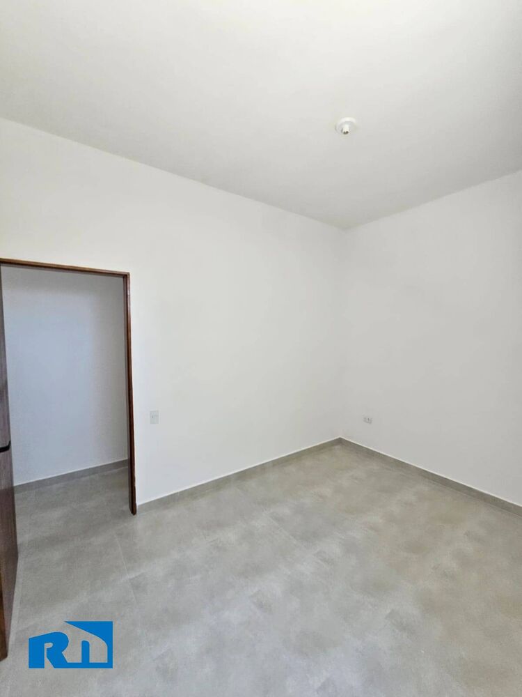 Casa à venda com 2 quartos, 130m² - Foto 2