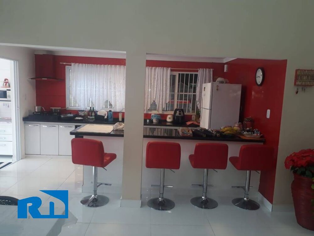 Casa, 3 quartos, 208 m² - Foto 4