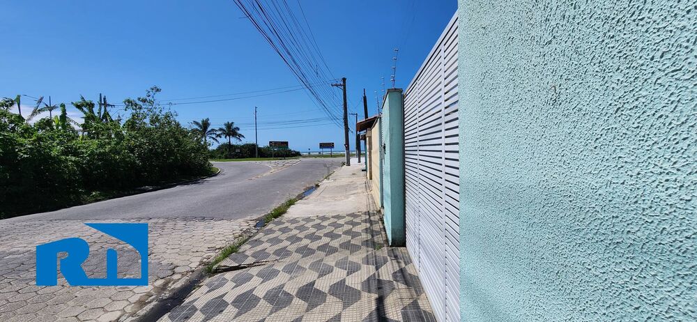 Casa à venda com 3 quartos, 100m² - Foto 2