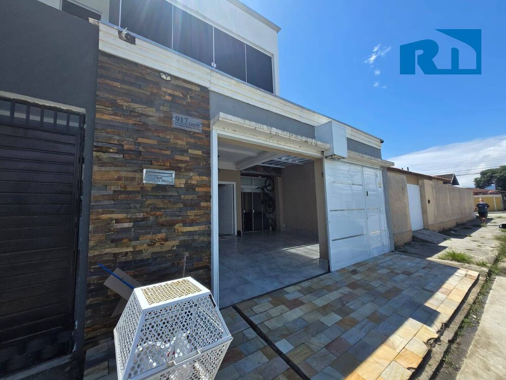 Casa à venda com 2 quartos, 104m² - Foto 1