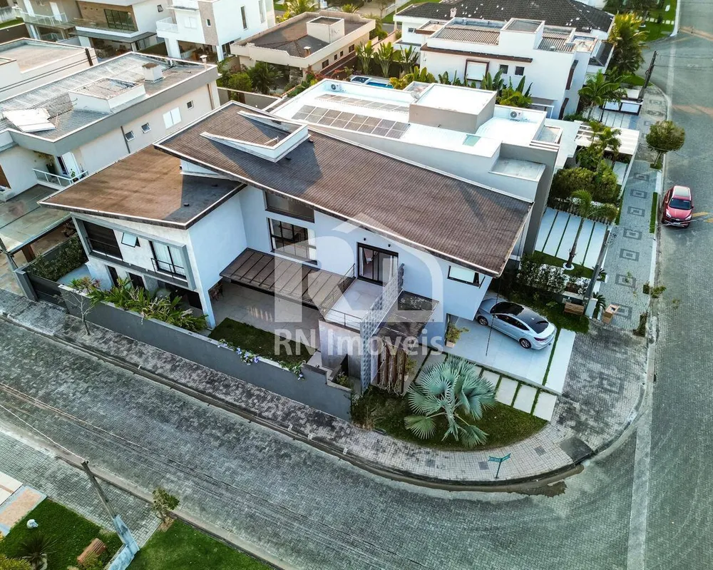 Casa, 6 quartos, 403 m² - Foto 1