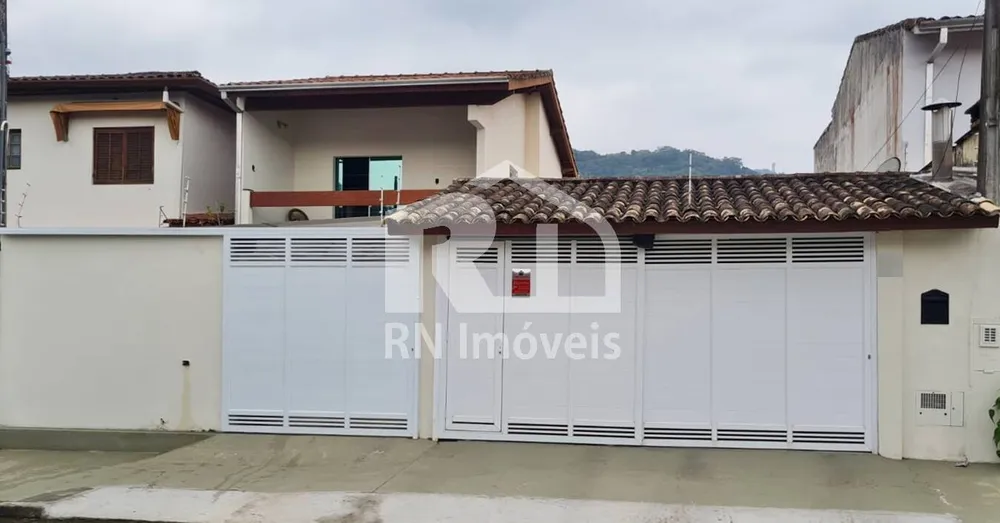Casa, 3 quartos, 200 m² - Foto 1