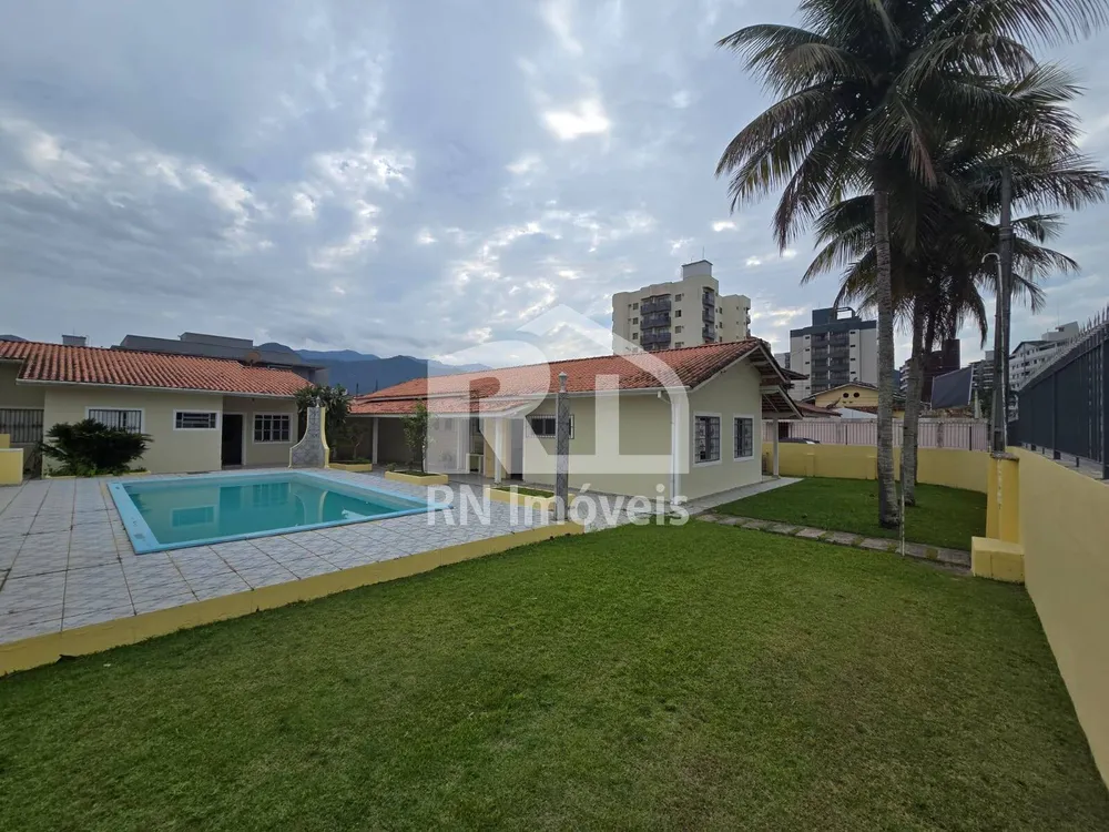 Casa, 6 quartos, 320 m² - Foto 1