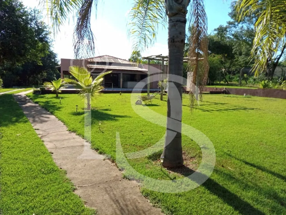 Chácara, 4 quartos, 2500 m² - Foto 1