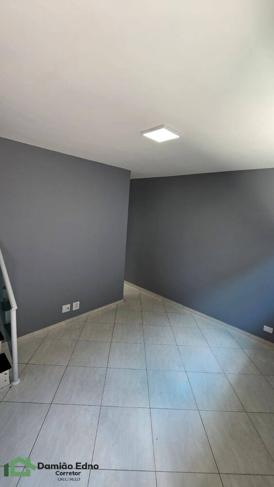 Casa à venda com 2 quartos, 50m² - Foto 1
