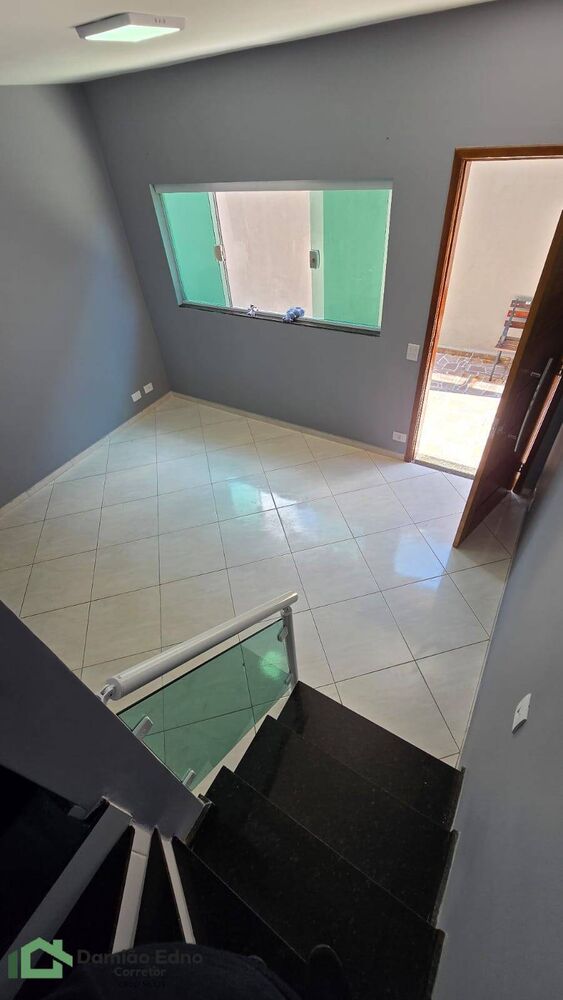 Casa à venda com 2 quartos, 50m² - Foto 4