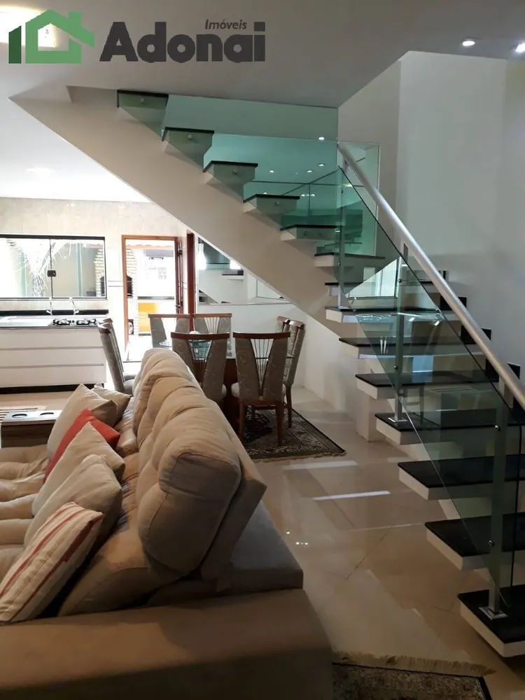 Casa, 3 quartos, 225 m² - Foto 1