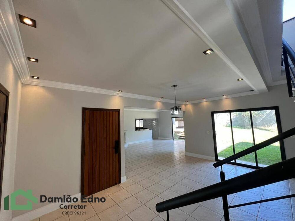 Casa de Condomínio à venda com 3 quartos, 400m² - Foto 3